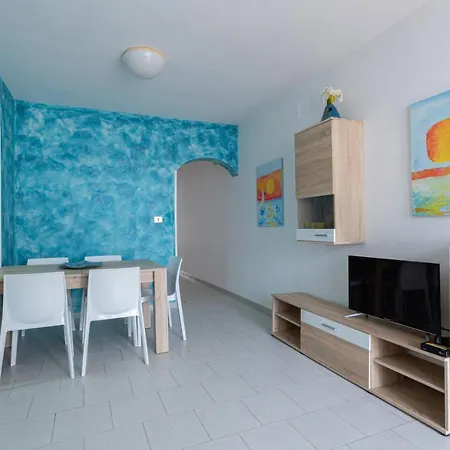 Appartamento Trilocale a 100 m dal mare climatizzato Torre Pali Esterno foto