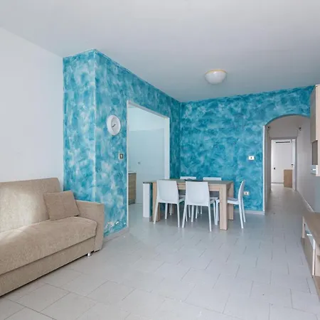 Appartamento Trilocale a 100 m dal mare climatizzato Torre Pali Esterno foto